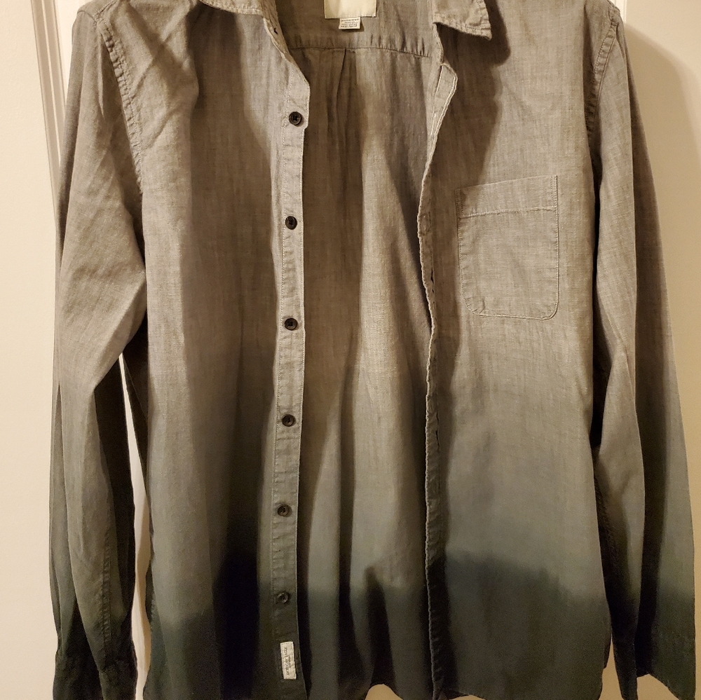 American Eagle ombre button down